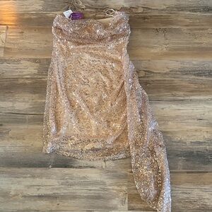 Windsor NWT mini gold Sequin dress with side sash detail.size small